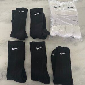 Men's Athletic Nike Socks Size 9-12 Brand New Never Worn - White & Black
